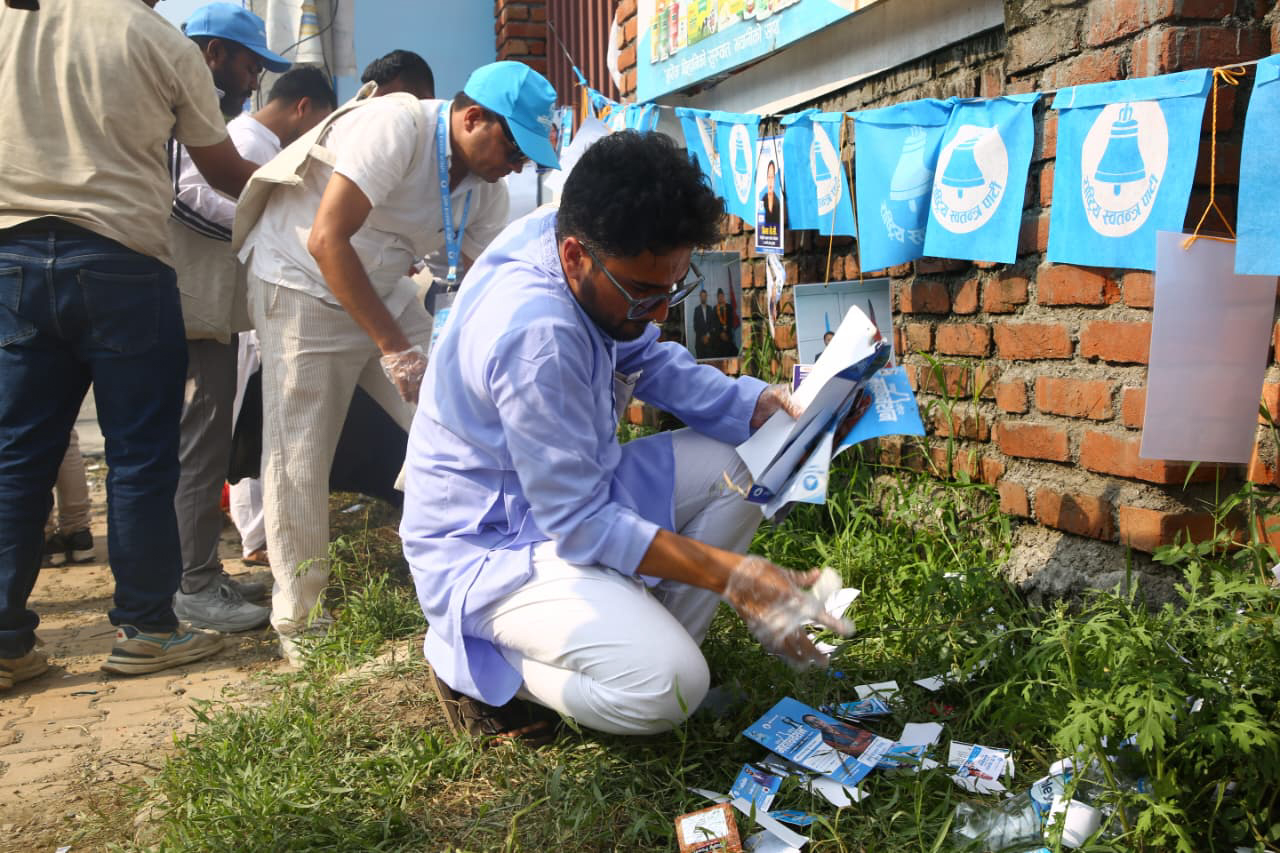 उम्मेदवारहरू सरसफाइमा जुट्दै, श्रम संस्कृतिको सन्देश