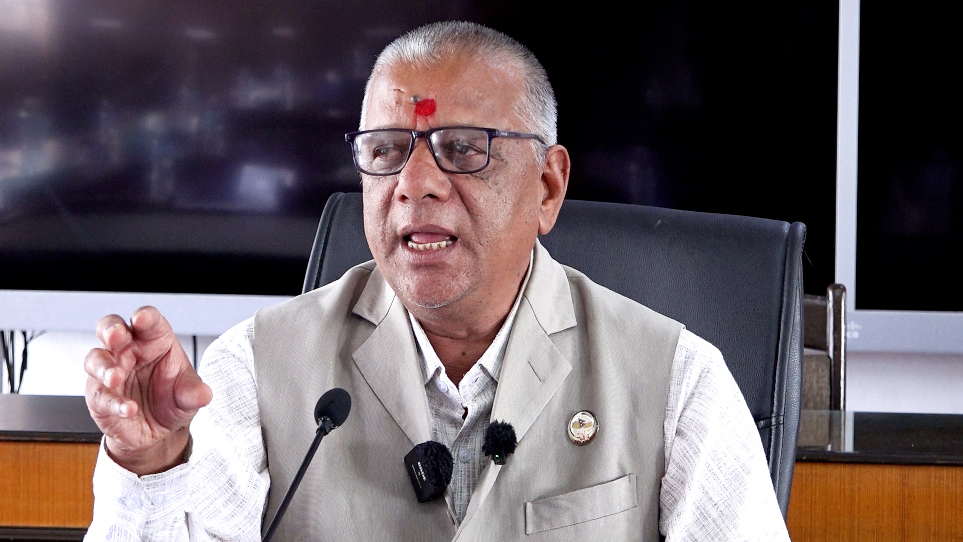 गणेश नेपालीको आत्मदाह घटनामा सभापति खड्काको चिन्ता : ‘राज्यले नागरिकप्रति विश्वासको वातावरण बनाउनुपर्छ’